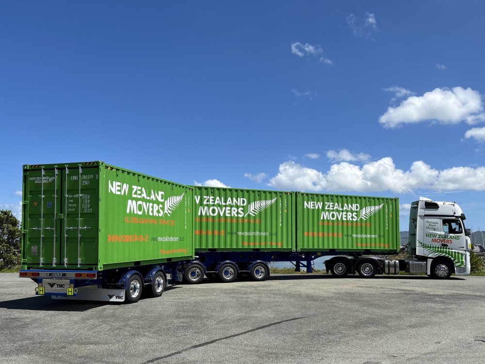 New Zealand Movers’ NEW EURO 6 Mercedes Stinger Triple Container Truck